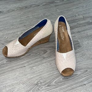 TOMS wedges - size 8 Wide